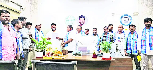ఏజెన్సీలో చెరువులపై హక్కు కల్పించాలి