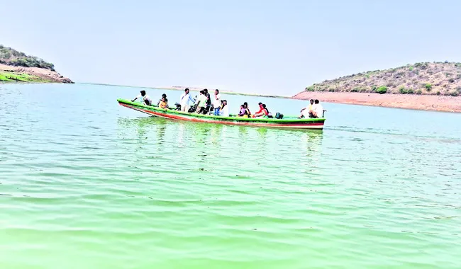 సోమశిల నుంచి శ్రీశైలం వరకు బోటింగ్