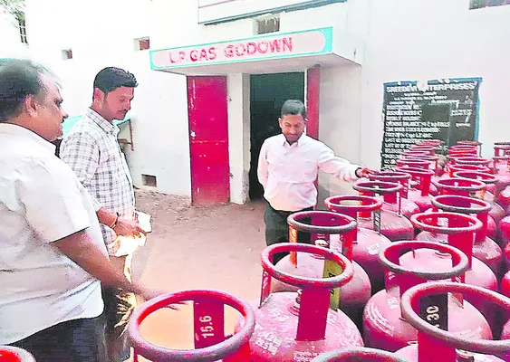 ఎన్‌ఫోర్స్‌మెంట్‌ దాడులు