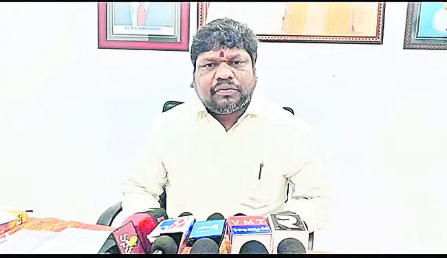 ఆక్రమణల తొలగింపులో తాత్సారం