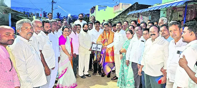 తెలుగు వారి ధైర్యసాహసాలకు ప్రతీక రామ్గోపాల్ నాయుడు