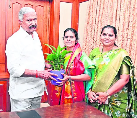 చంద్రబాబు మోసాల మేనిఫెస్టోని ప్రజల్లోకి తీసుకెళ్లాలి