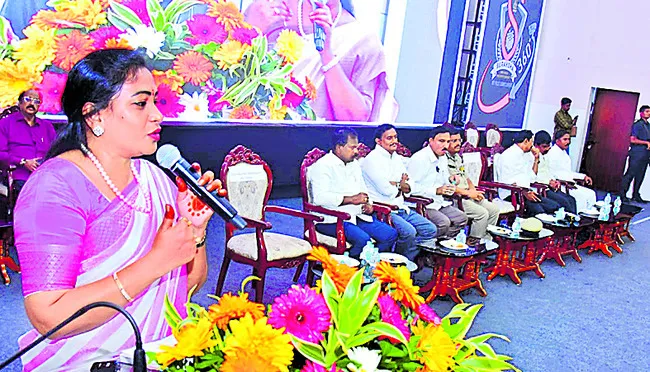 సాంకేతిక పరిజ్ఞానంతో ఆన్లైన్ మోసాల అదుపు