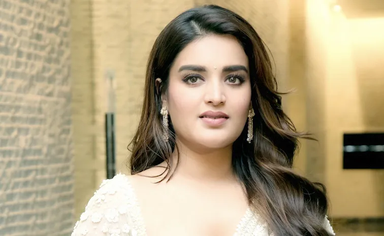 Fashion: Actor Nidhi Agarwal Stylish Secrets And Skin Care Tips