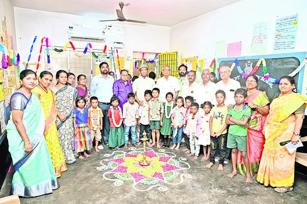 విద్యతోనే ఉజ్వల భవిత