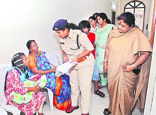 మోసపోయాం.. న్యాయం చేయండి 