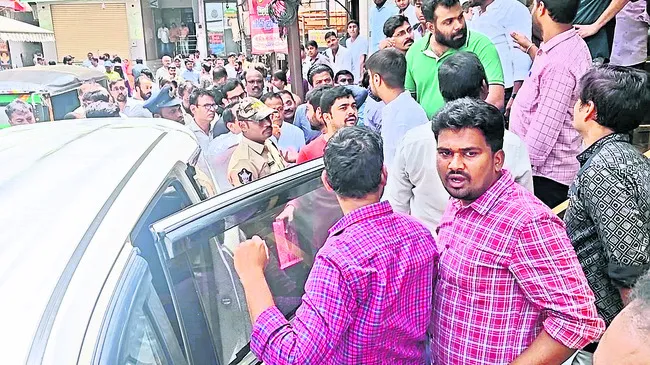 బంగారు దుకాణాల్లో డీఆర్‌ఐ తనిఖీలు