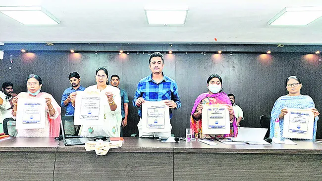 పర్యావరణ పరిరక్షణకు కలిసి పనిచేద్దాం 