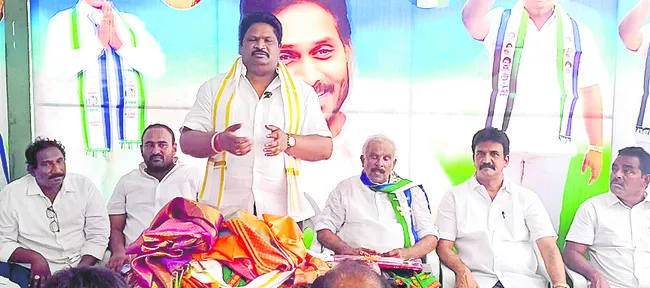 పోరాట పటిమ కార్యకర్తల సొంతం 