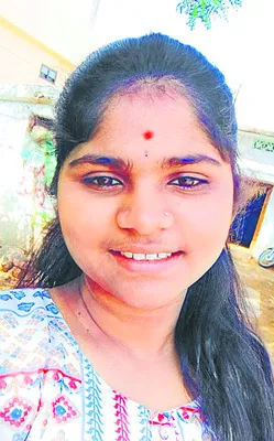 అర్చనకు గ్రామీణ్‌ ప్రగతి స్కాలర్‌షిప్‌ 