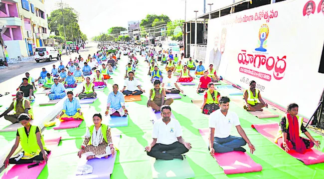 జీవన నాణ్యతకు, శ్రేయస్సుకు సరళ యోగా 