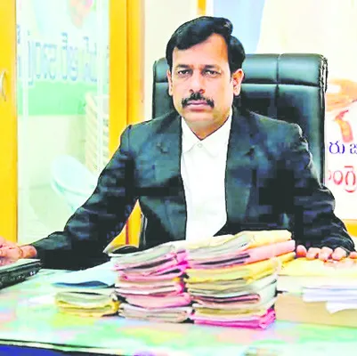 ఈ ప్రభుత్వం క్రూరంగా వ్యవహరిస్తోంది... 