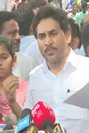 Tenali Tour: YS Jagan Calls On Vennupotu Dinam3
