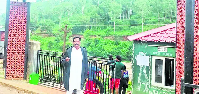 ఆదాయం,ఉపాధి.. గోవిందా..
