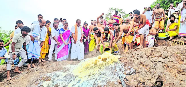 వైభవం.. వరదపాయస సేవ