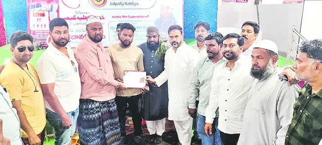 రక్తదానానికి ముందుకు రావాలి