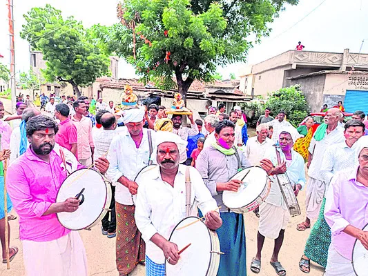 ఘనంగా తాతాయి పండుగ