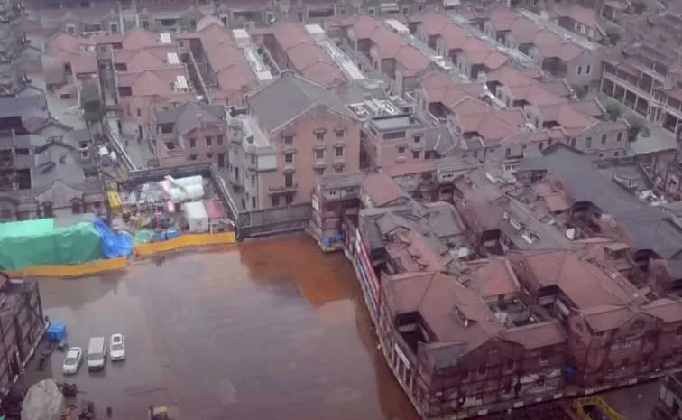 Hundreds Of Robots Move An Entire City Block In China