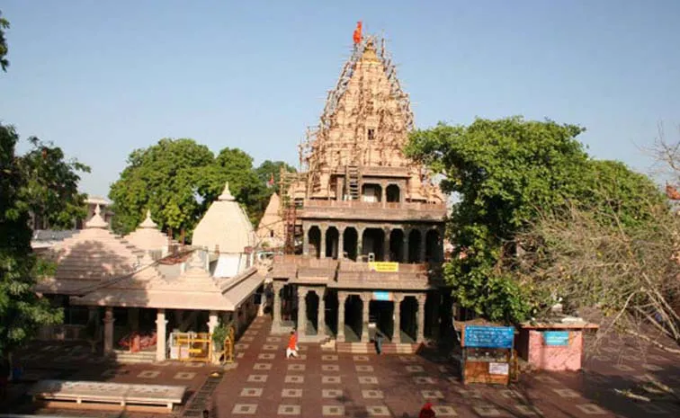 IRCTC Tourism: Madhya Pradesh Jyotirlinga Darshan (SHR 097) tour package