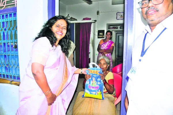 జిల్లాలో 32 శాతం రేషన్ పంపిణీ పూర్తి