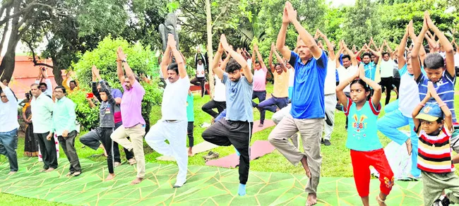 ప్రతి ఒక్కరూ యోగాంధ్రలో పాల్గొనాలి