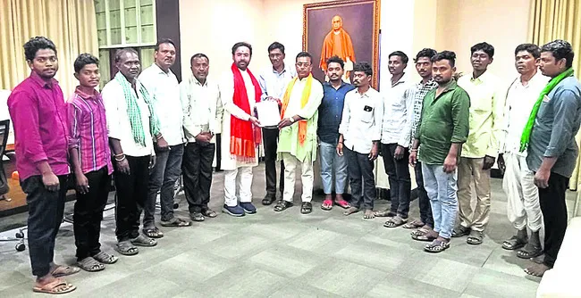 ముంపు రైతులకు న్యాయం జరిగేలా చూడాలని వినతి