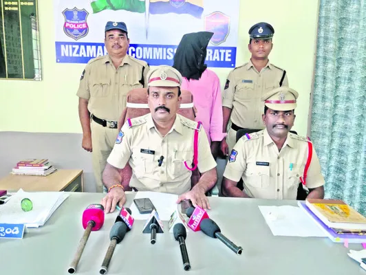 మహిళ హత్య కేసు ఛేదన