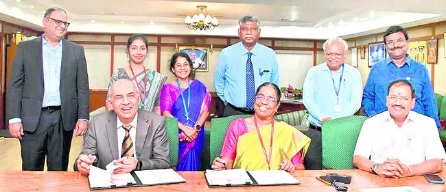 అపోలో, ఎస్‌ఆర్‌యూల విద్యా ఒప్పందం 