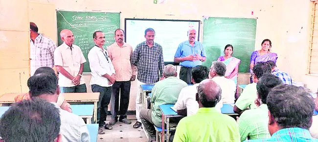 వెన్నుపోటు దినంకు వెళ్లొద్దని బెదిరింపులు