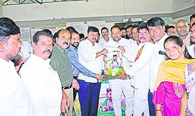 ఇక గ్రామాలే విత్తన బ్యాంకులు