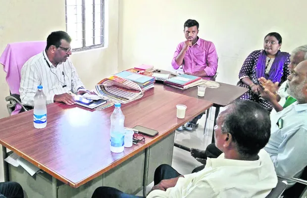 ప్రజావాణి ఫిర్యాదుపై డీపీవో విచారణ