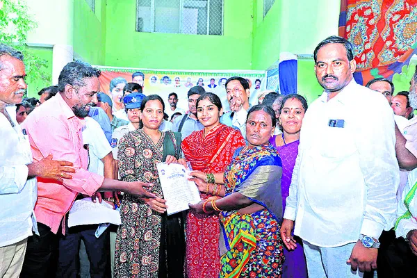 అర్హులైన లబ్ధిదారులకే ఇందిరమ్మ ఇళ్లు