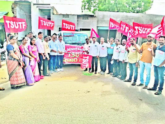 బడుల బలోపేతంపై ప్రభుత్వం దృష్టి