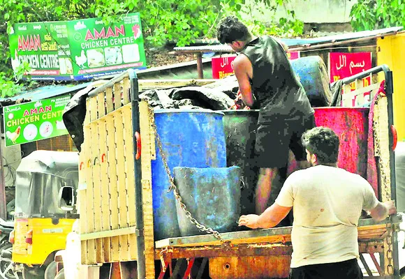 కోడి వ్యర్థాల టెండర్లు రద్దు 