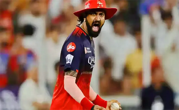 చరిత్ర సృష్టించిన కృనాల్ పాండ్యా.. 18 ఏళ్లలో ఒకే ఒక్కడు