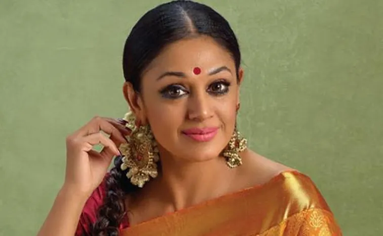 Shobana Expressed Grief on Close Friends Passing