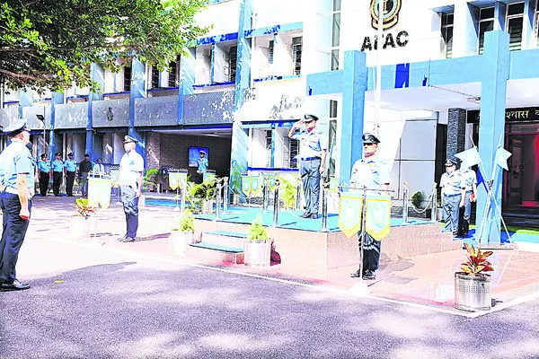 ఎయిర్ఫోర్స్ కాలేజీ సందర్శన