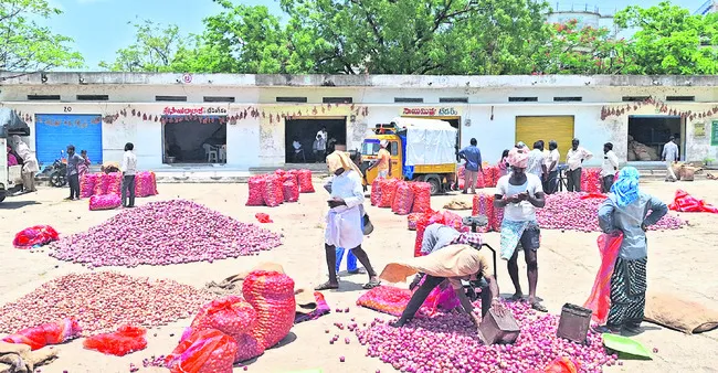 పుంజుకున్న ఉల్లి ధరలు
