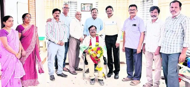 అంకితభావంతో విధులు నిర్వహిస్తేనే గుర్తింపు 