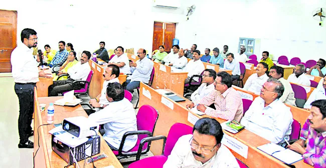 జీవనోపాధి అవకాశాల మెరుగునకు కృషి 