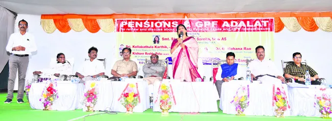 ఉద్యోగులకు సేవలందించేందుకు సిద్ధం
