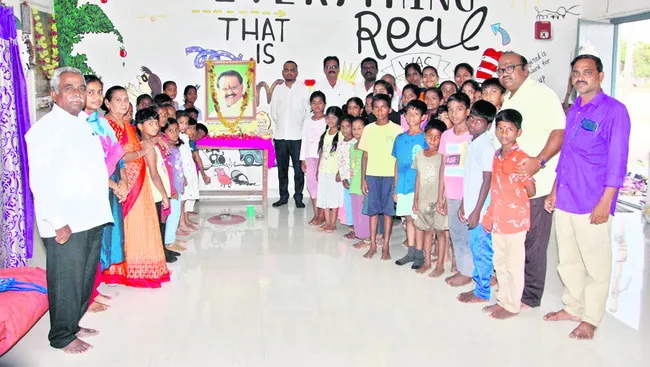 గాత్రంతో పాటలకు ఊపిరిపోసిన ఎస్పీ బాలు