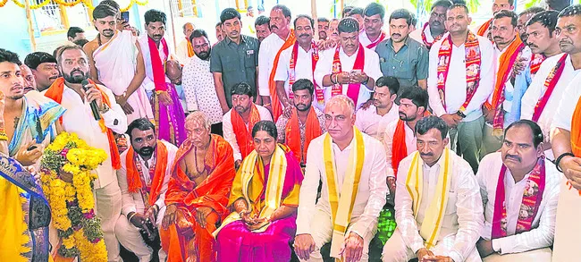 వైభవంగా విగ్రహ ప్రతిష్ఠాపన