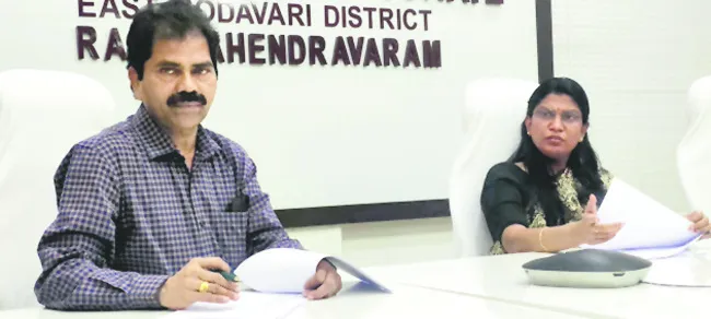 గృహ నిర్మాణ పురోగతి బాధ్యత ప్రత్యేక అధికారులదే..