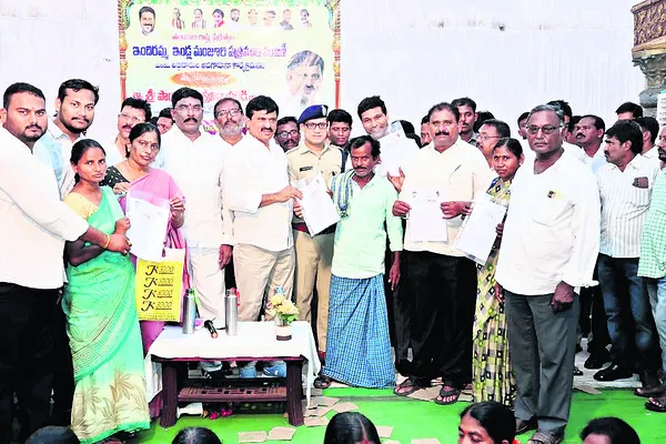 పథకాల్లో రాజకీయాలు ఉండవు...