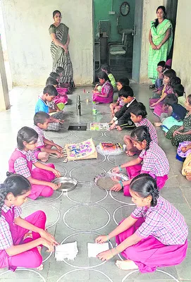 మొక్కలు పెంచుతూఆహ్లాదాన్ని పంచుతూ 
