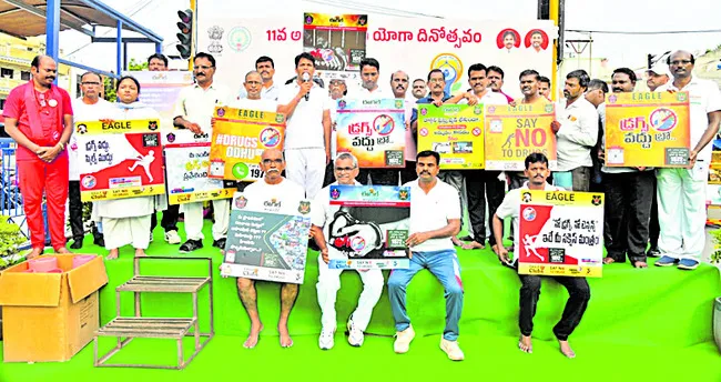 యోగాసనాల సాధనతో శరీరానికి కొత్త శక్తి