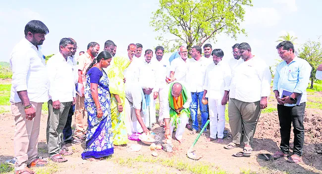 ప్రతీ నిరుపేదకు ఇందిరమ్మ ఇల్లు