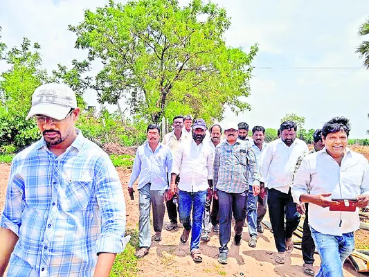 ఇంటిగ్రేటెడ్ స్కూల్ నిర్మాణానికి స్థల పరిశీలన