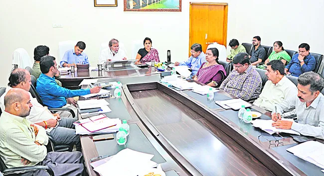 ఆరు గ్యారంటీలు పూర్తిస్థాయిలో అమలు